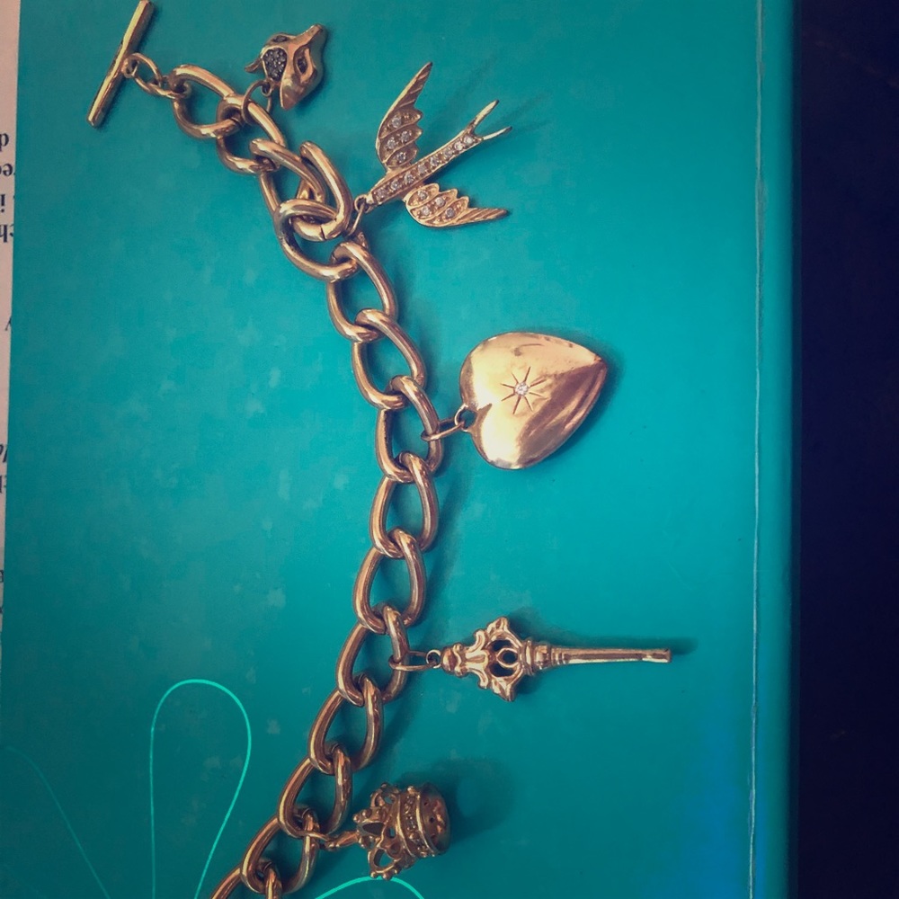 Stella and Dot Alice Temperly Wonderland Charm Br.